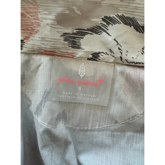 * New ~ FREE PEOPLE ~ Zip Vest ~ Perfect for FALL Layer sz Large ANTHROPOLOGIE - Picture 10 of 11